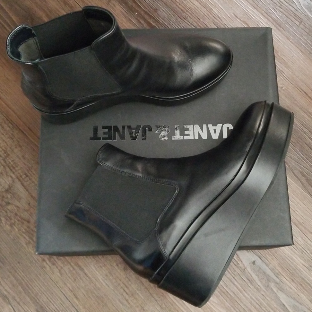 Wedge Ankle boots